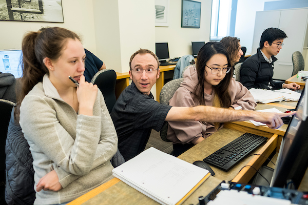 Student-faculty interaction during lab exercises